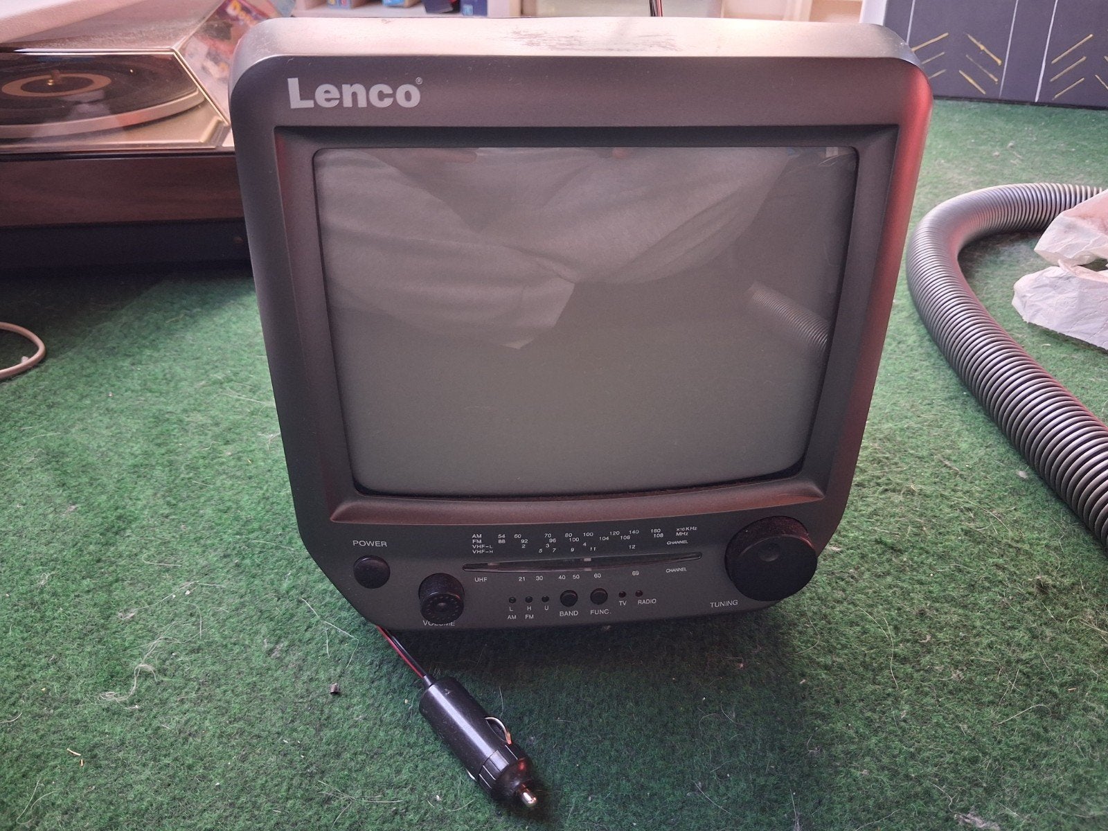 Lenco T-9034 10" TV met AM/FM Radio, Ophalen of Verzenden, Gebruikt, Minder dan 40 cm