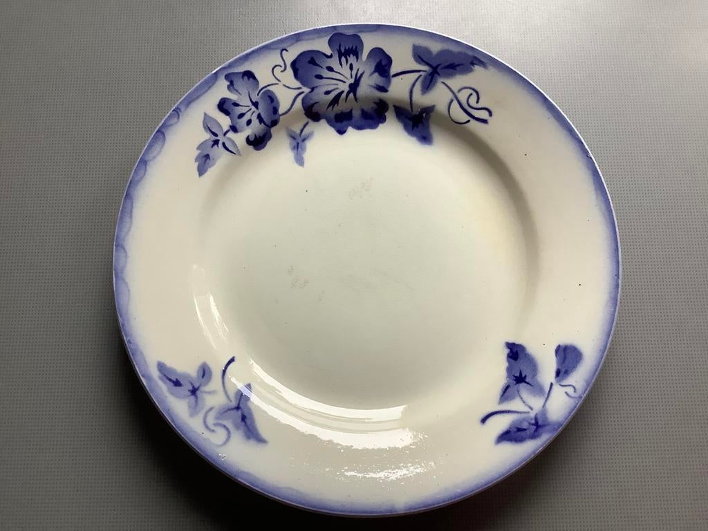 Nimy aardewerken ontbijtbord uit de collectie "Floral Bleu”, Antiek en Kunst, Ophalen of Verzenden