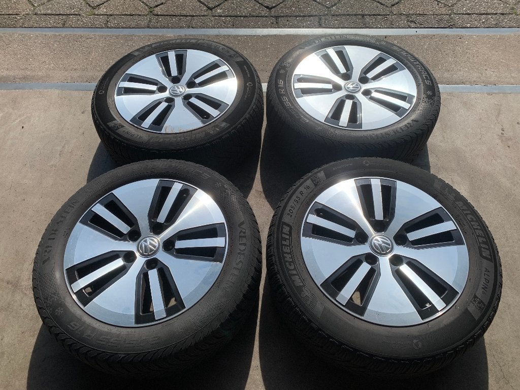 OEM VW GOLF CADDY A3 SEAT VELGEN + WINTERBANDEN 205 55 R16, Gebruikt, 16 inch, ., Banden en Velgen