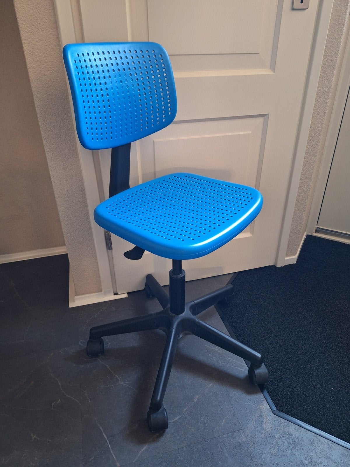 Zgan bureaustoel. In hoogte verstelbaar., Ophalen, Zo goed als nieuw, Blauw, Bureaustoel