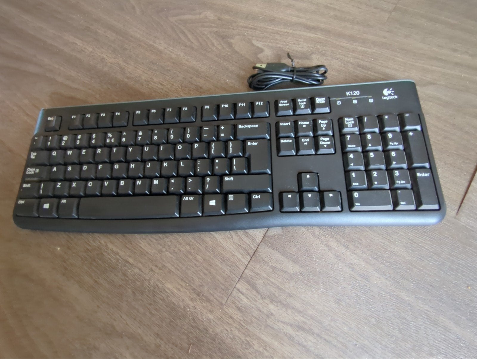 Logitech K120 Bedraad Toetsenbord - Qwerty, Computers en Software, Toetsenborden, Ophalen of Verzenden, Gebruikt