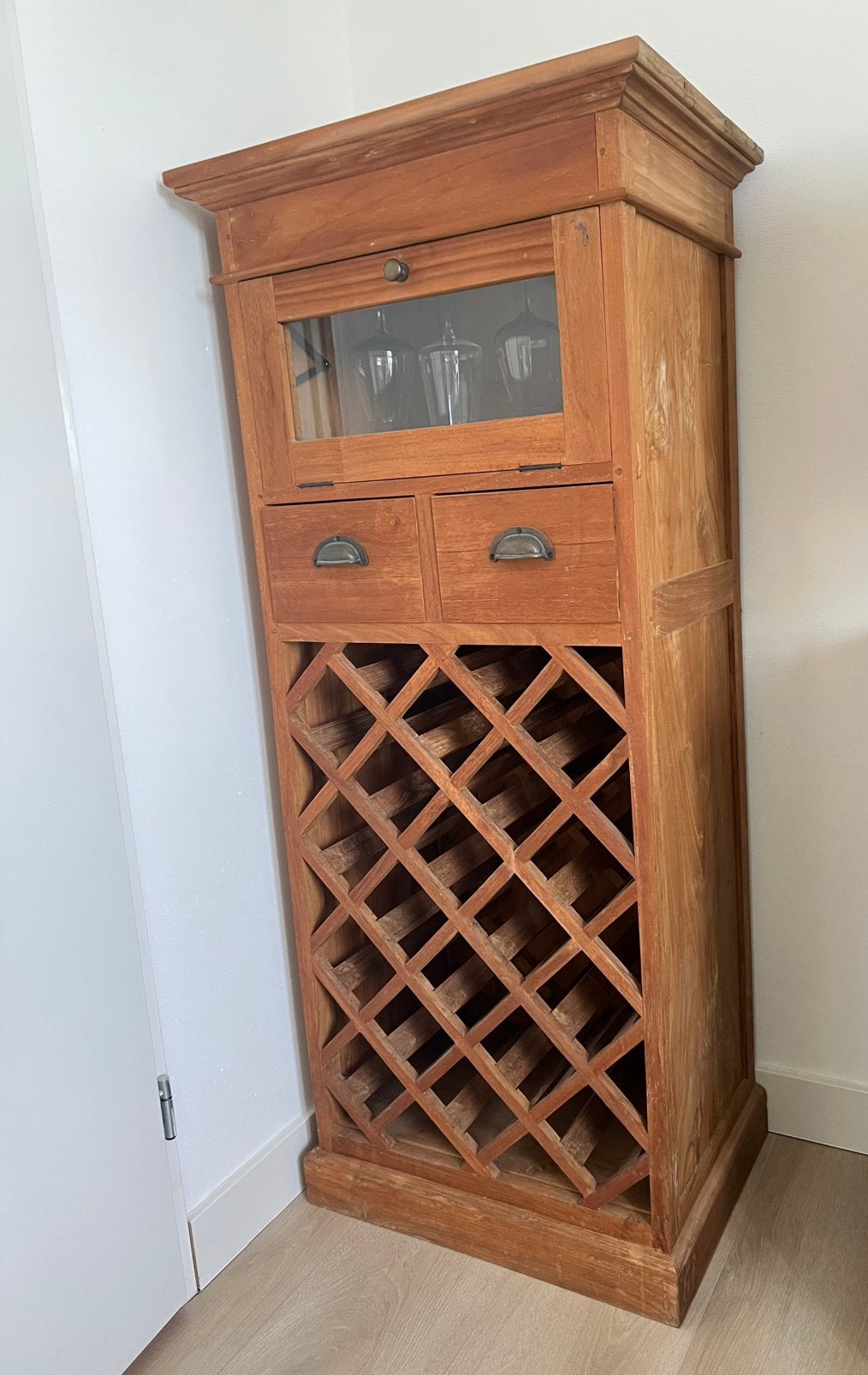 Massief houten wijnkast met glazenrek, Huis en Inrichting, Ophalen, Gebruikt, 15 tot 25 flessen, 75 cm of meer