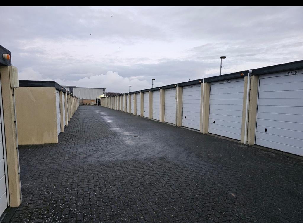 Te huur Garagebox Wormerweg 4G 21m2, Huizen en Kamers, Garages en Parkeerplaatsen
