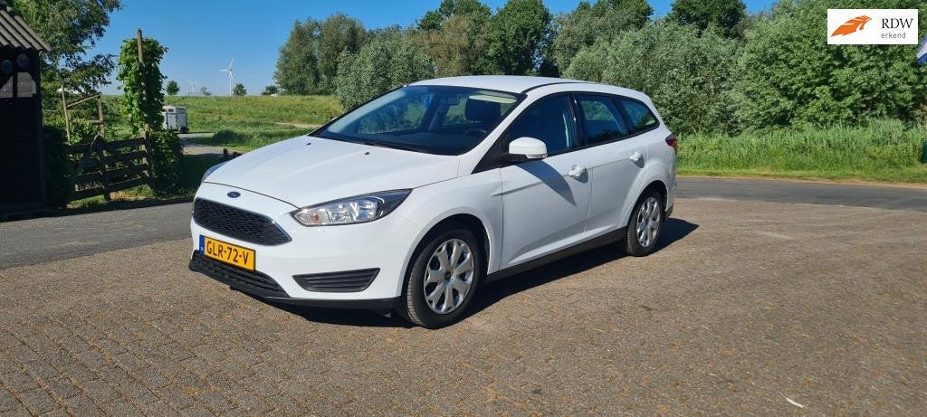 Ford Focus Wagon 1.0 Trend, Auto's, Gebruikt, Wit, Handgeschakeld, 5 stoelen