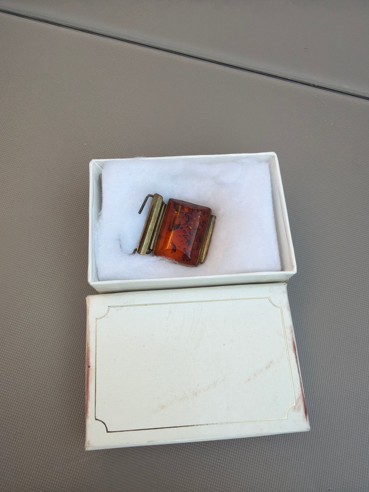 Vintage Broche met Barnsteen, Ophalen of Verzenden, Overige materialen, Broche, Met edelsteen