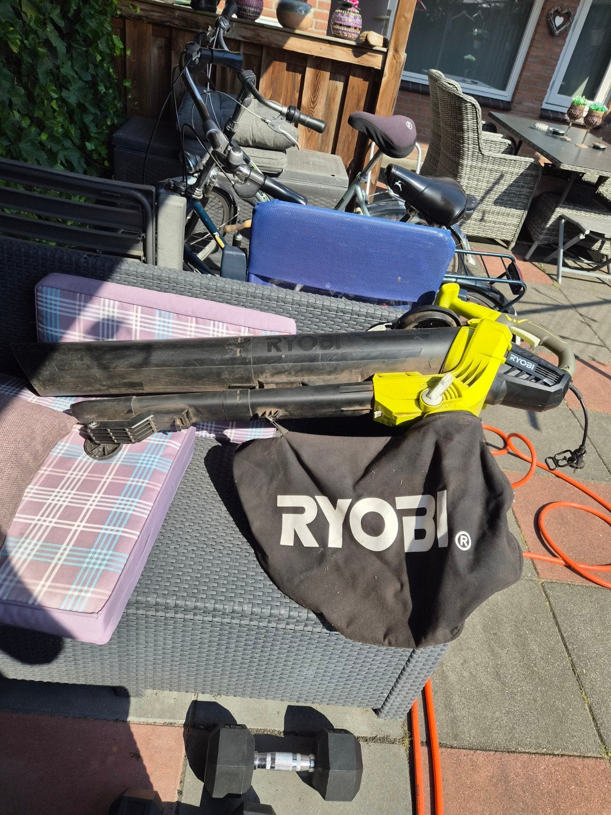 RYOBI BLADBLAZER MET OPVANGZAK (ZWART/GEEL, Ophalen, Handgedragen, Zo goed als nieuw, Met opvangzak
