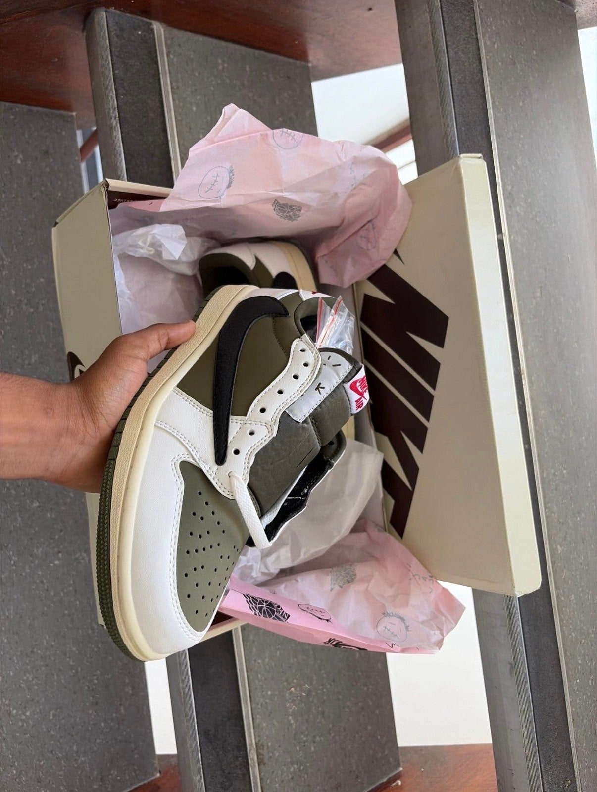 Nike Air Jordan 1 Low Travis Scott Reverse Mocha, Ophalen of Verzenden, Nieuw, Overige kleuren, Sneakers of Gympen