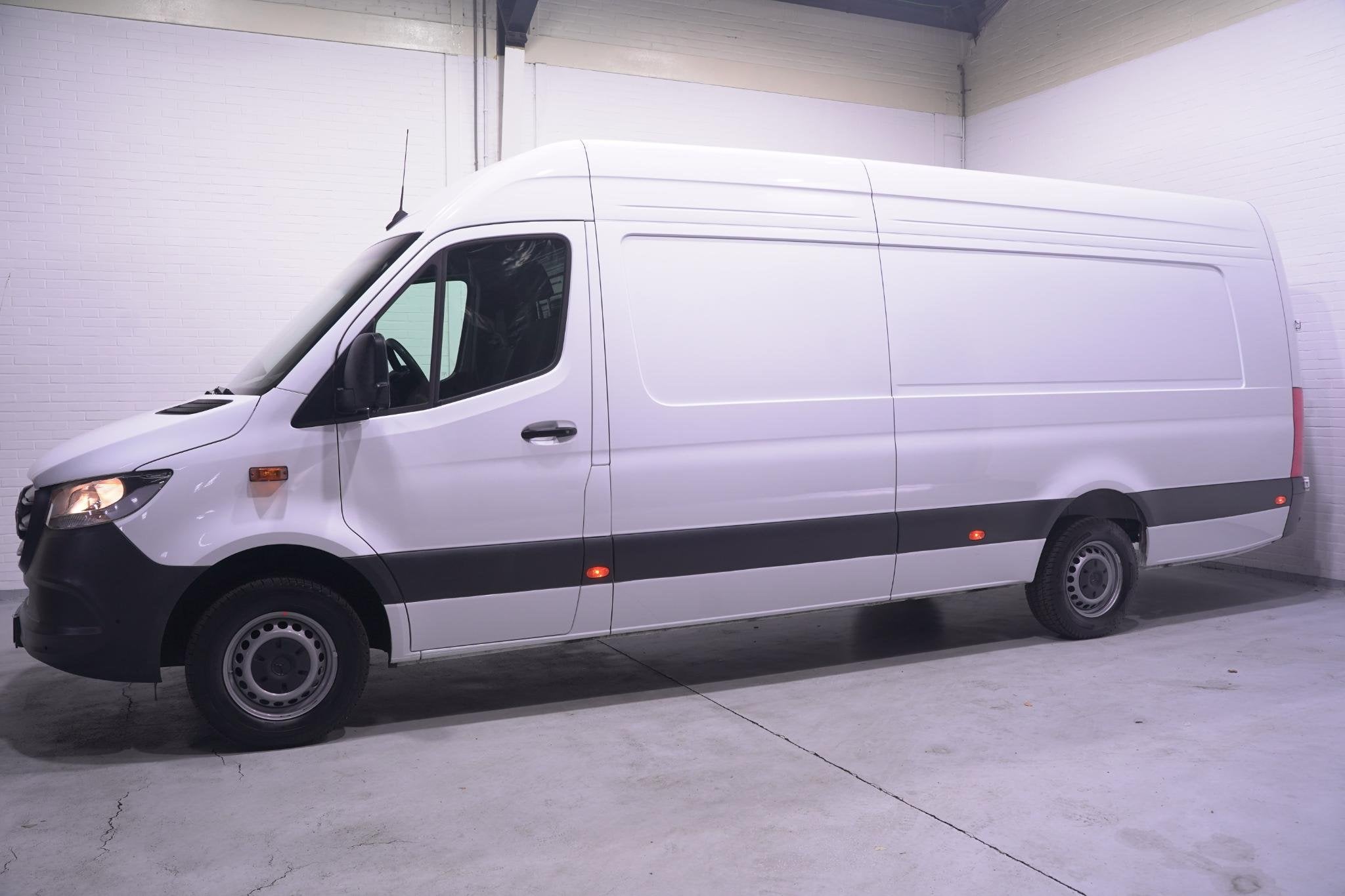 Mercedes Benz Sprinter 317 CDI 170 pk L4H2 Extra Lang Nieuw, Auto's, Gebruikt, 4 cilinders, 2000 kg, Wit