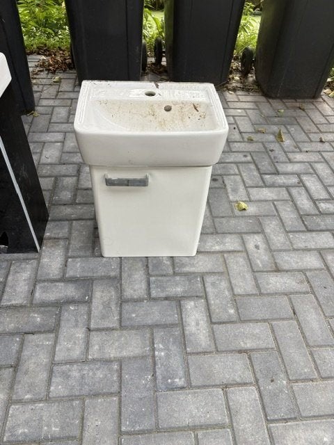 wc wastafel met klein kastje wit, Ophalen, Gebruikt, Wastafel