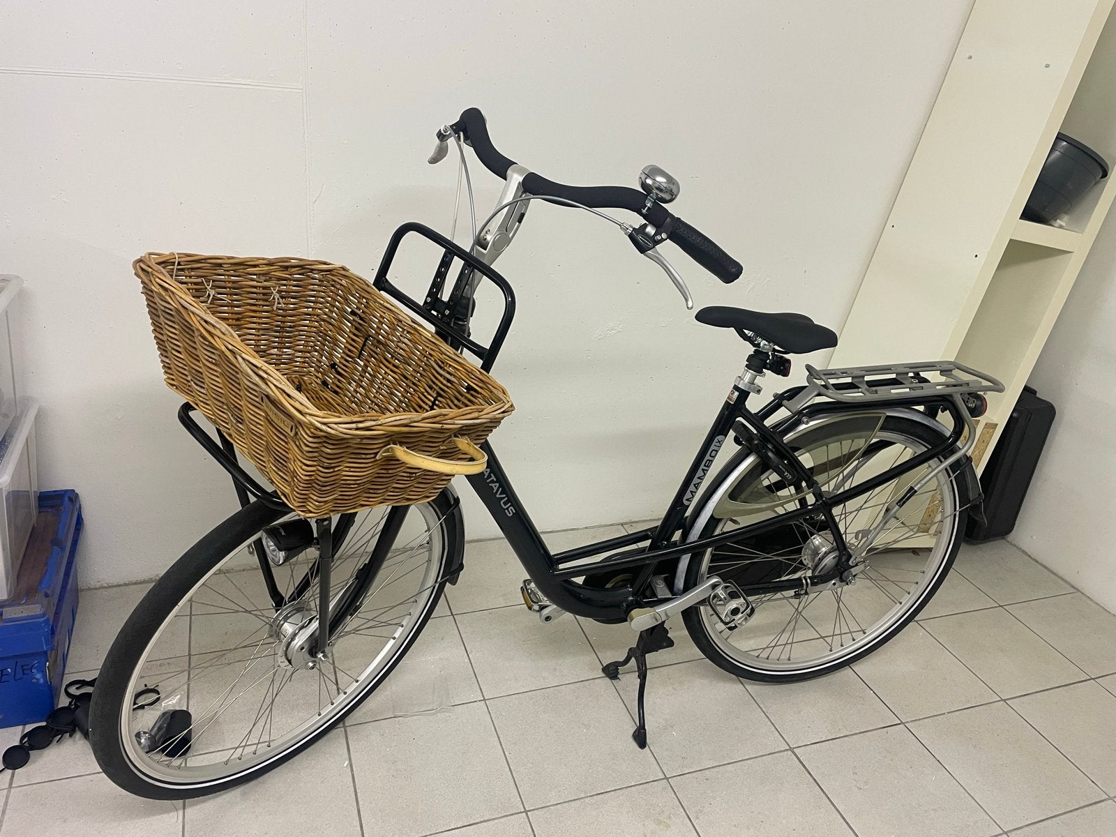 Batavus Mambo damesfiets met mand en versnellingen, Ophalen, Versnellingen, Batavus, Trommelrem