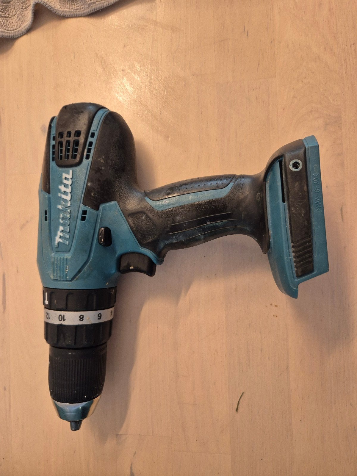 Makita HP457D Klopboormachine met Accu en Oplader, Gebruikt, Variabele snelheid, Ophalen of Verzenden, Boor- en Schroefmachine