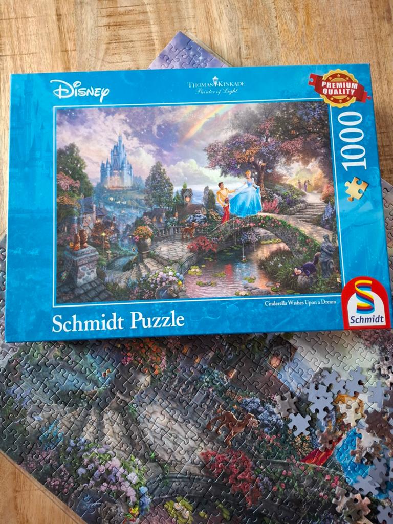 Disney Thomas Kinkade Assepoester 1000 stukjes puzzel, Ophalen of Verzenden, 500 t/m 1500 stukjes, Zo goed als nieuw, Legpuzzel