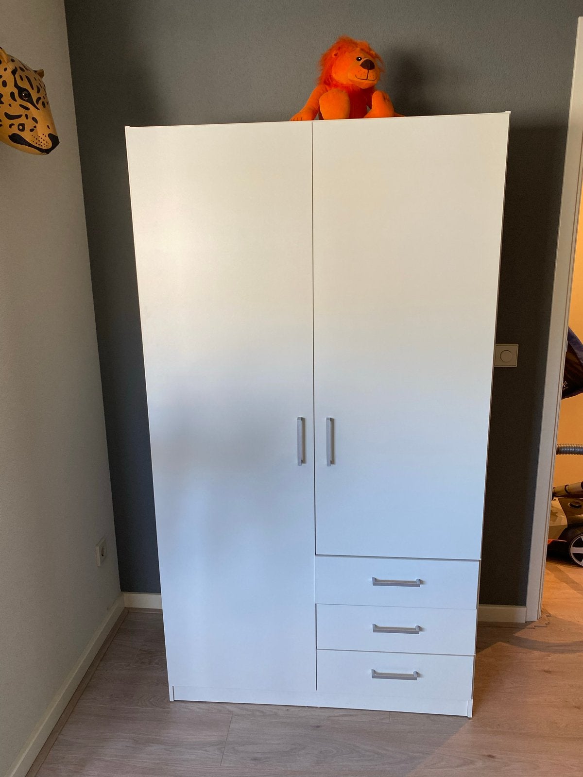 Witte kledingkast met hangruimte, planken en lades, Huis en Inrichting, Kasten | Kledingkasten, Ophalen, Gebruikt, 50 tot 100 cm