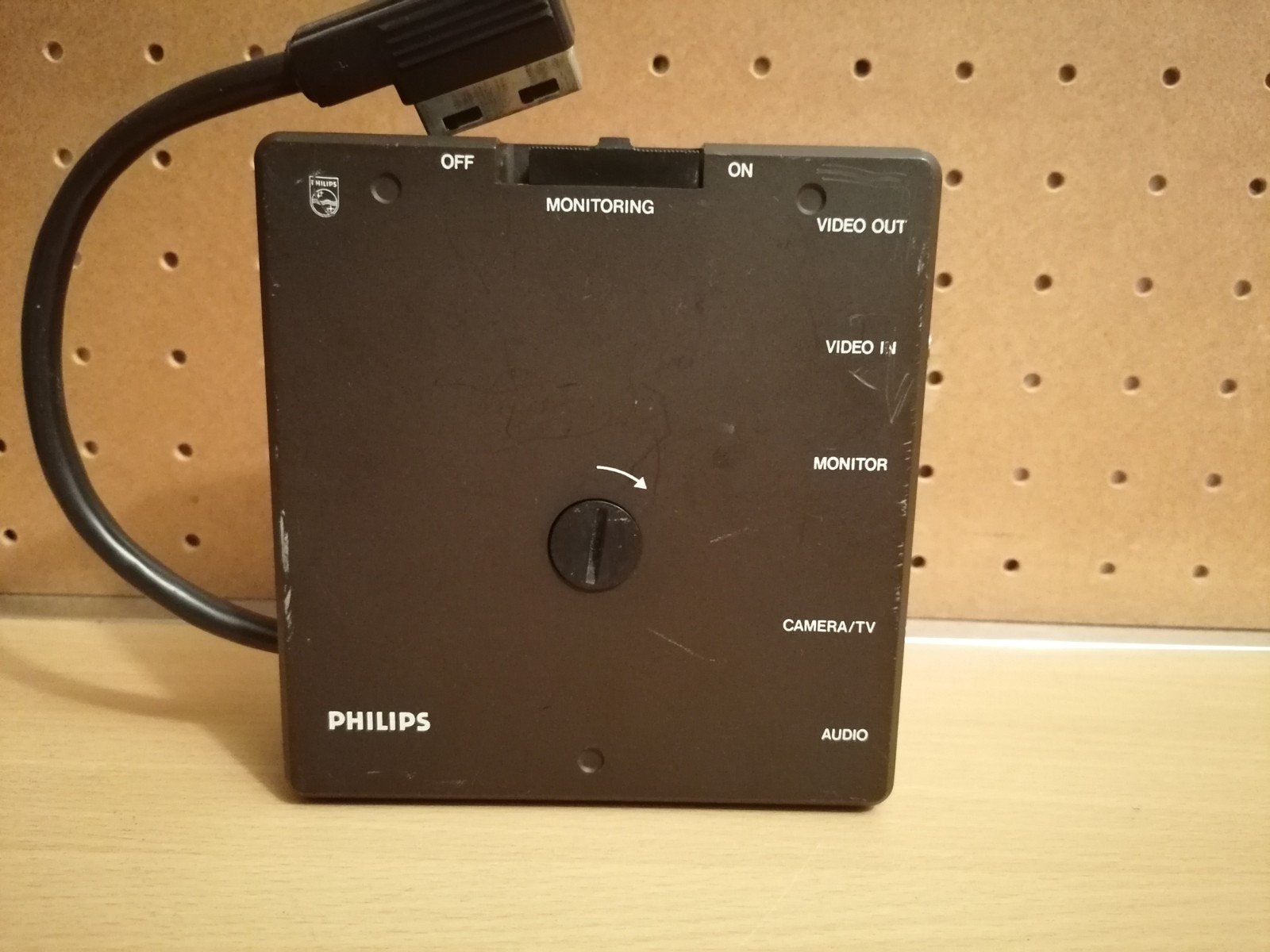 Philips 22AV5530/00 Video Switcher Made in Holland, Ophalen