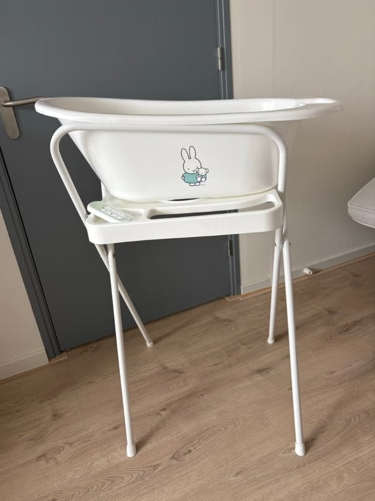 Babybadje met standaard en thermometer, Ophalen, Nijntje, Zo goed als nieuw, Badje