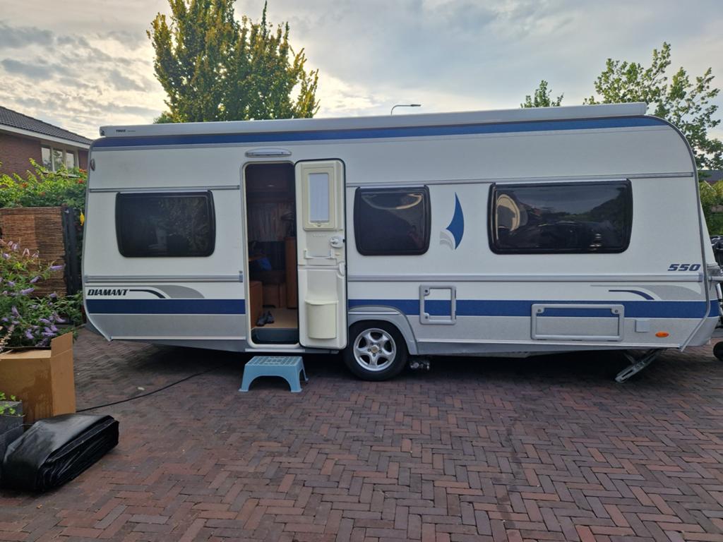 2006 Fendt Diamant 550 Caravan - Ruim en Comfortabel, Rondzit, Omvormbare zithoek, Kachel, Particulier