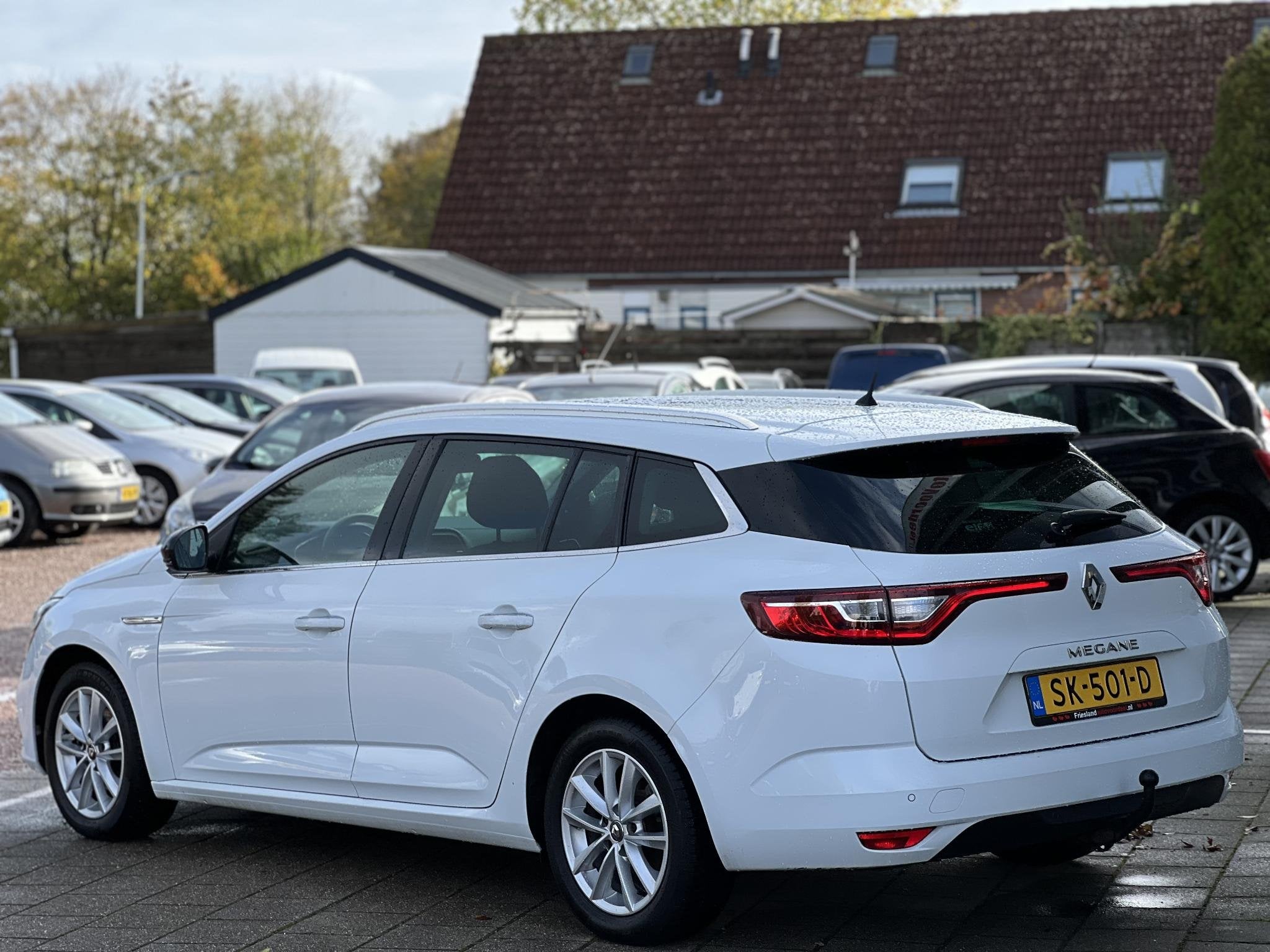 Renault Mégane Estate 1.2 TCe Limited /Cruise/Clima/Navi/Tr, Voorwielaandrijving, Gebruikt, 4 cilinders, Met garantie (alle)