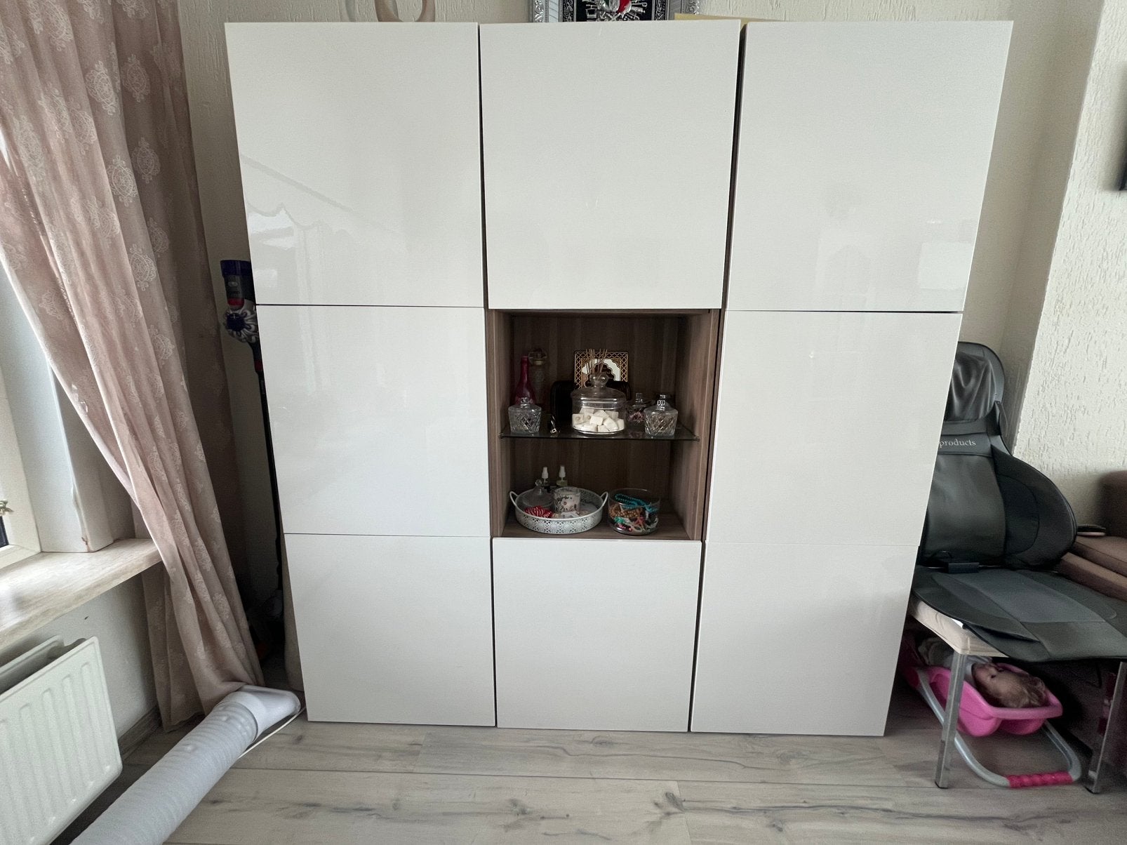 TE KOOP: VITRINE KAST + TV MEUBELKAST LAAG & HOOG, Huis en Inrichting, Woonaccessoires | Kamerschermen, Ophalen, Zo goed als nieuw