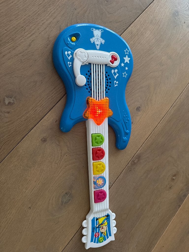 Bumba gitaar ZGAN, Ophalen, Zo goed als nieuw, Ontdekken, Met licht