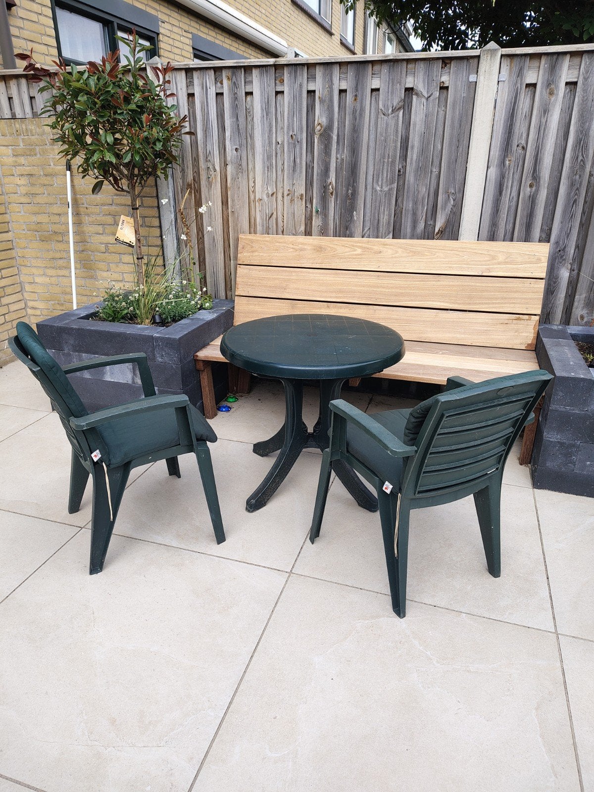 Tuinset met tafel en twee stoelen, Tuin en Terras, Tuinsets en Loungesets, Ophalen, 4 zitplaatsen, Gebruikt, Bank
