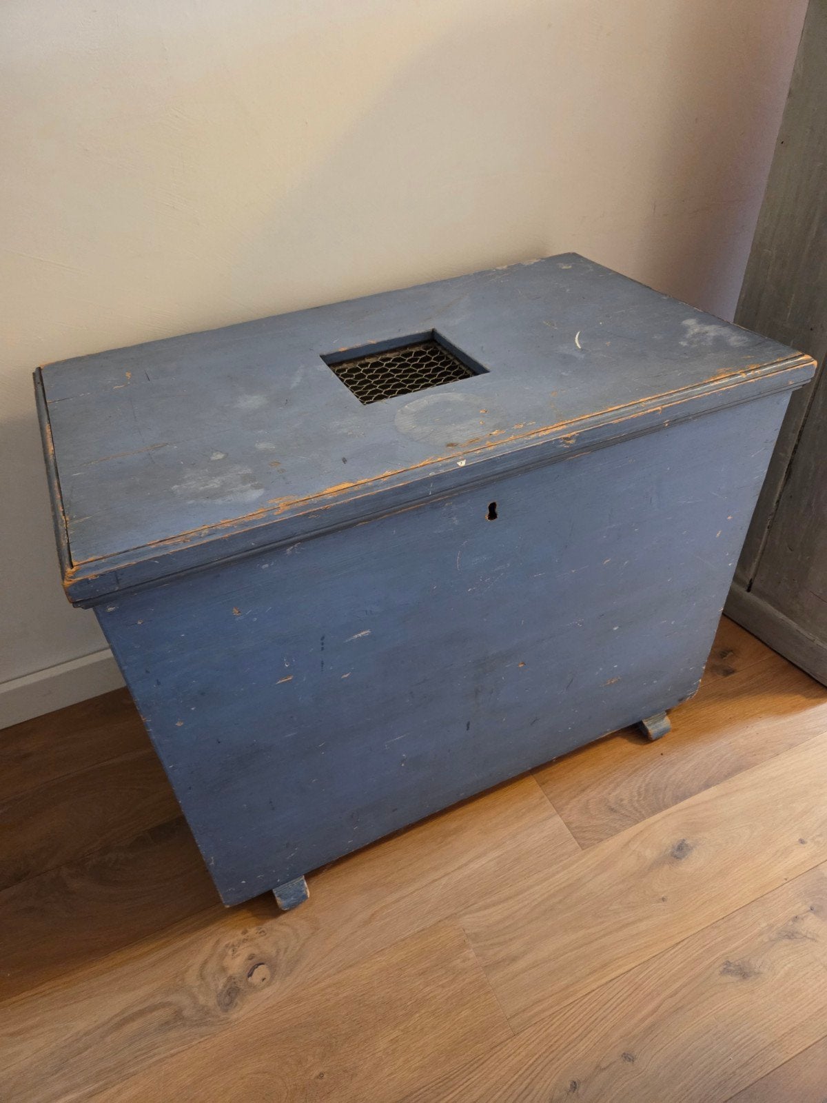 brocante kist blauw, Huis en Inrichting, Woonaccessoires | Kisten, Ophalen, 50 tot 100 cm, Minder dan 50 cm