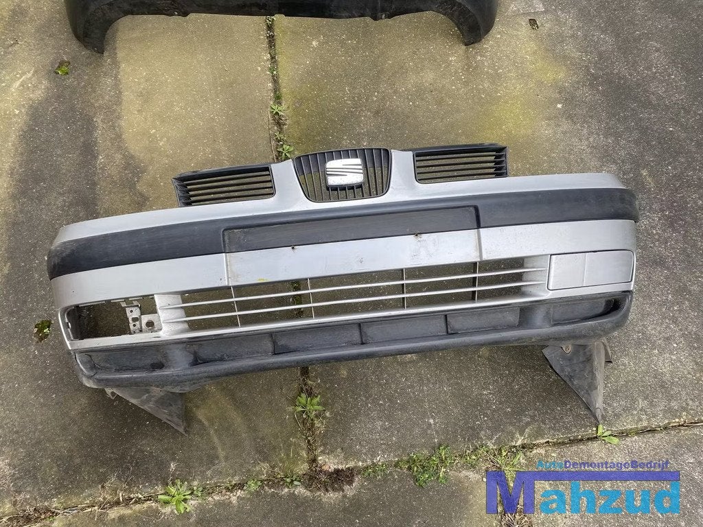 SEAT IBIZA 2 6K1 cordoba zilver voorbumper 1993-2002, Auto-onderdelen, Carrosserie en Plaatwerk, Gebruikt, Voor, Autovia A-2, Km 585 585
08760  Martorell, ES