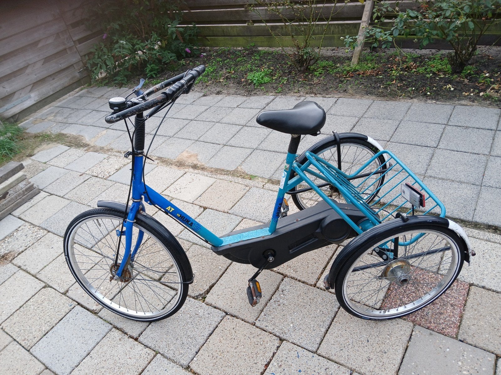 huka driewieler, Fietsen en Brommers, Ophalen, Zo goed als nieuw, Schijfrem, Huka