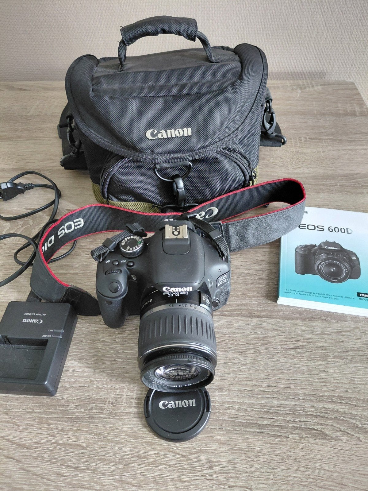 Canon EOS 600D Spiegelreflexcamera met EF-S 18-55mm lens, Gebruikt, Spiegelreflex, Canon, Ophalen of Verzenden