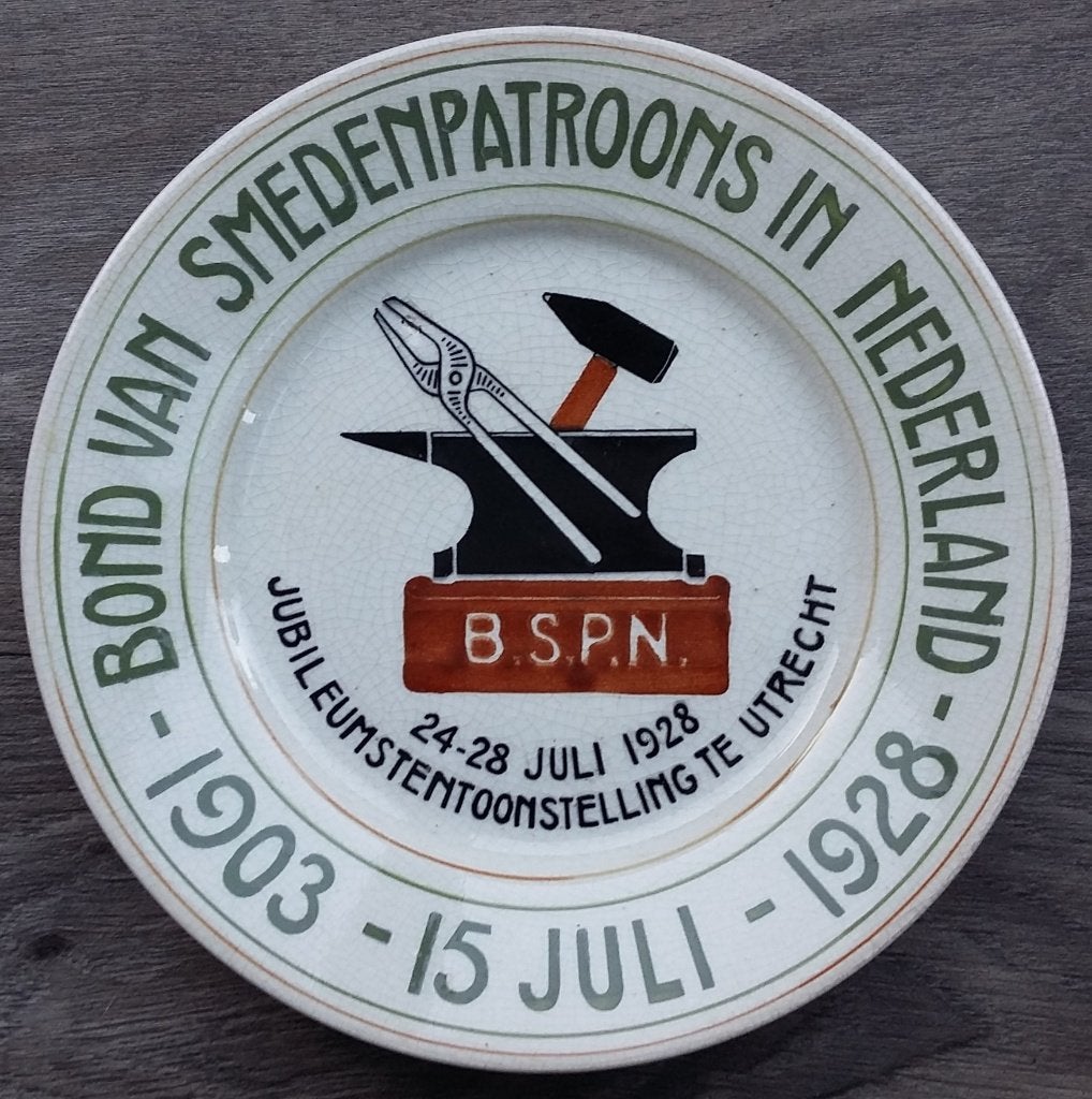 1928 Plazuid Bord Jubileum Smeden Smid Smidse Smederij, Ophalen of Verzenden