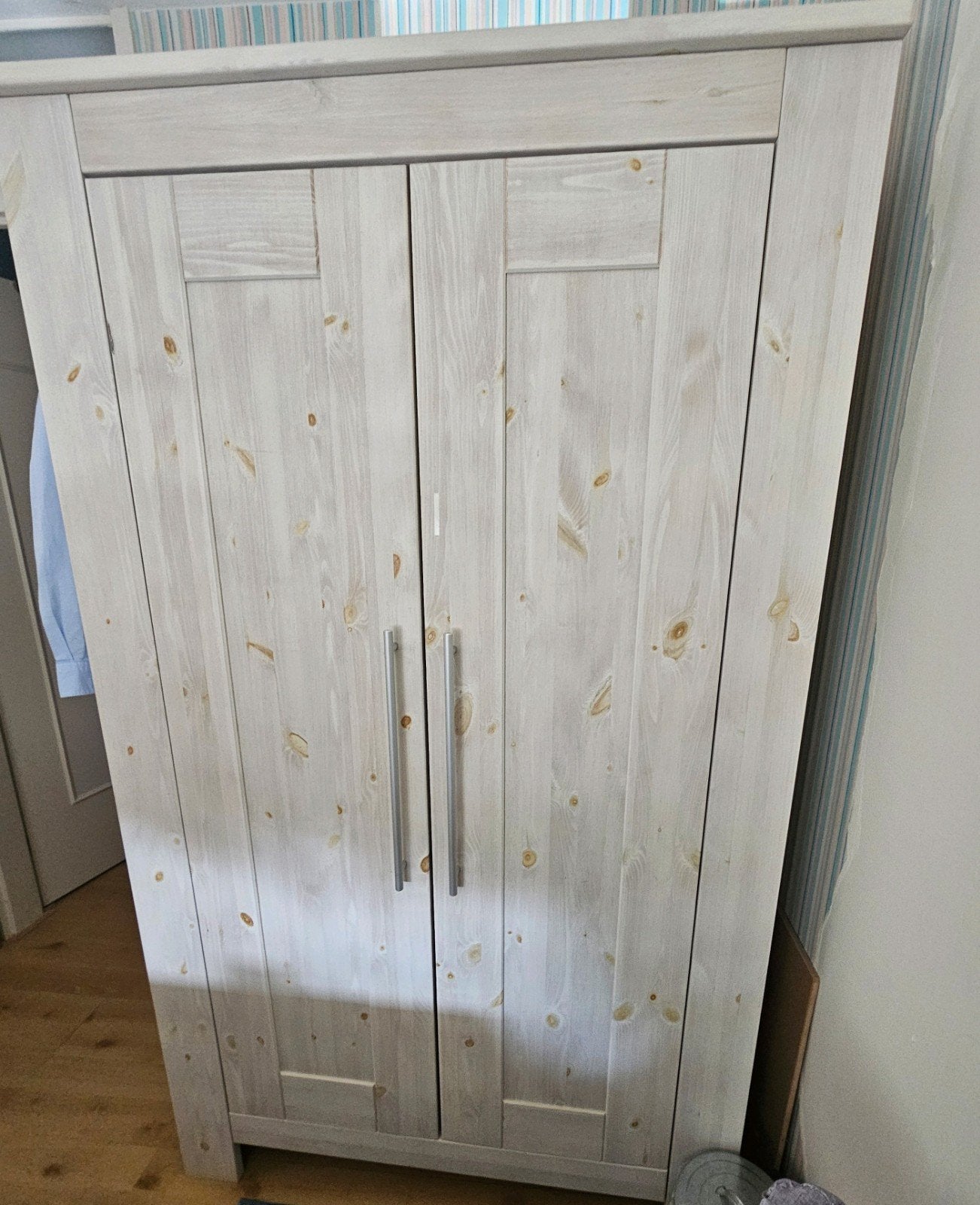 Houten Bopita kledingkast met deuren en planken, Huis en Inrichting, Ophalen, Modern, functioneel, 50 tot 100 cm, 150 tot 200 cm