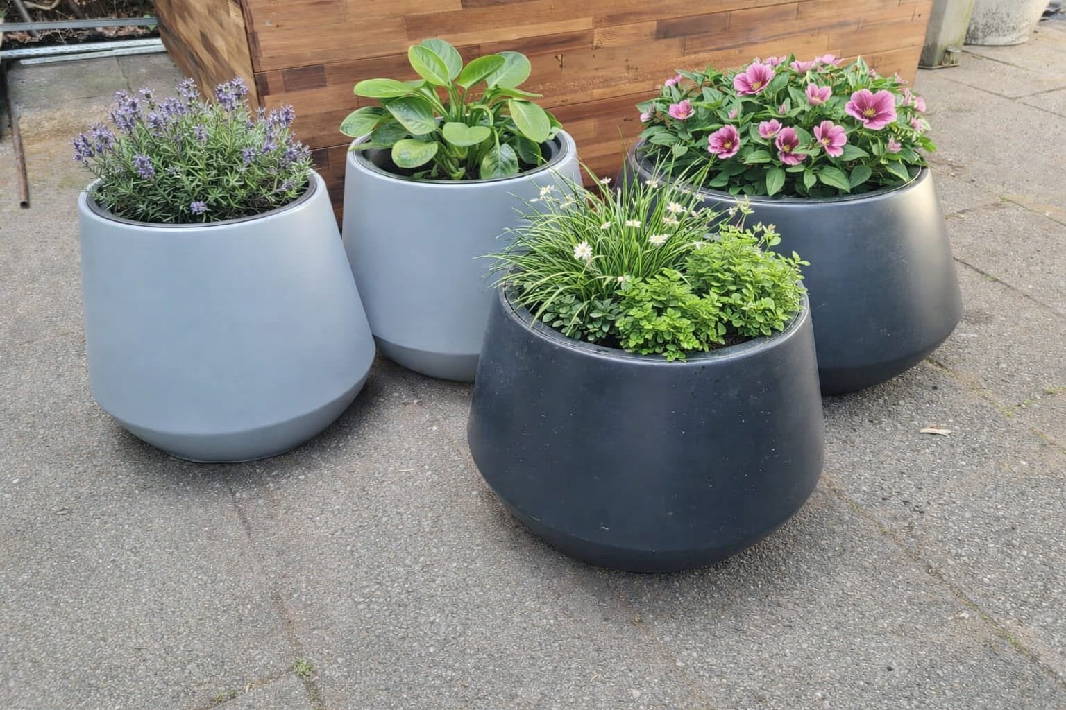 Set van 4 moderne bloempotten/plantenbakken, Tuin en Terras, Bloempotten, Kunststof, Gebruikt, Minder dan 40 cm, Ophalen