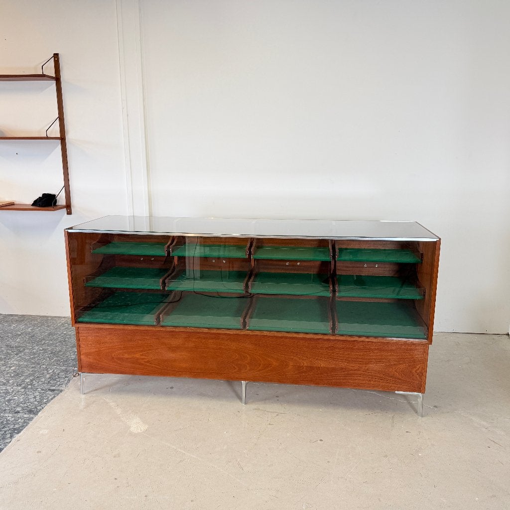 Mid-Century Vitrine Toonbank – Mahonie, Chroom & Gehard Glas