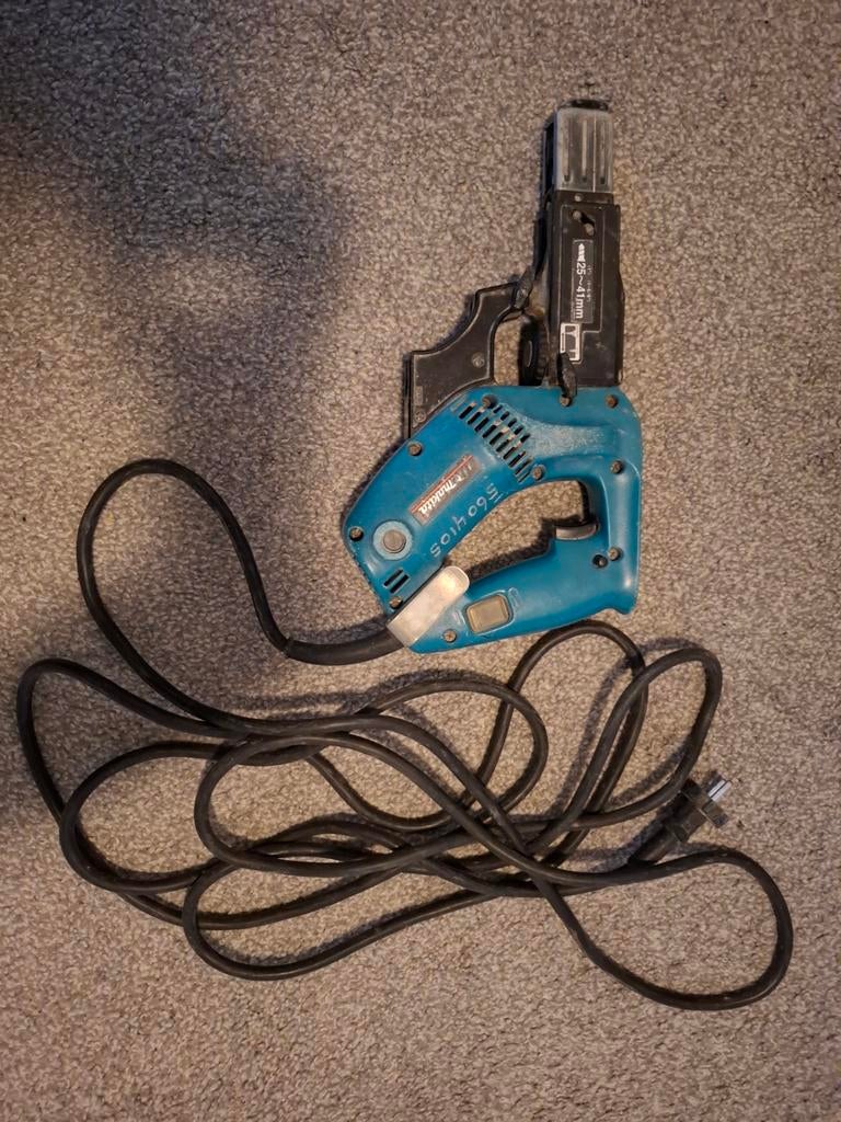 Makita 6833 Schroefautomaat 230V - Werkt perfect!, Doe-het-zelf en Verbouw, Ophalen of Verzenden