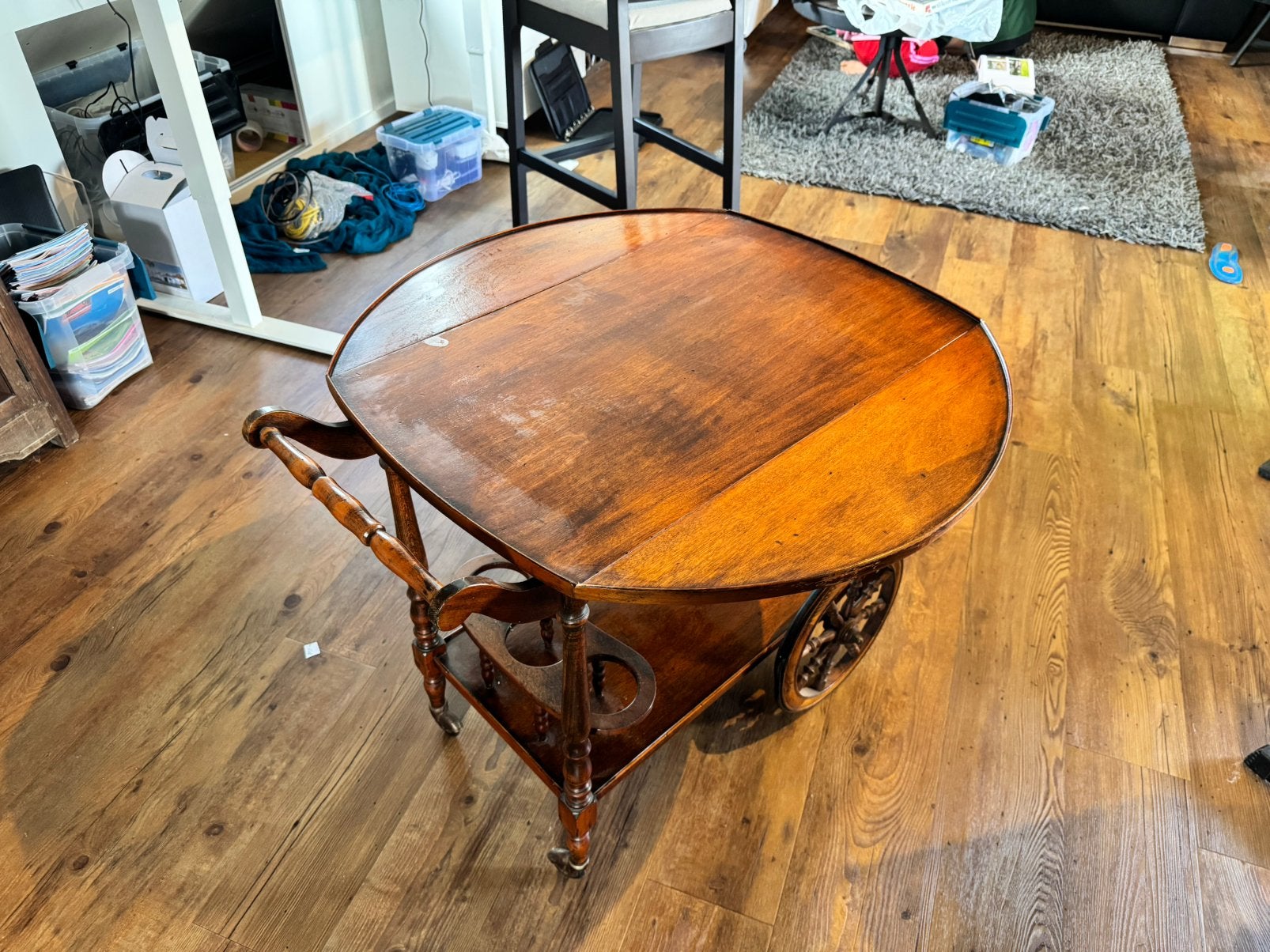 Antisk bijzettafeltje/ drankentafel, Huis en Inrichting, Tafels | Salontafels, Ophalen of Verzenden, Zo goed als nieuw, Rond, 50 tot 100 cm