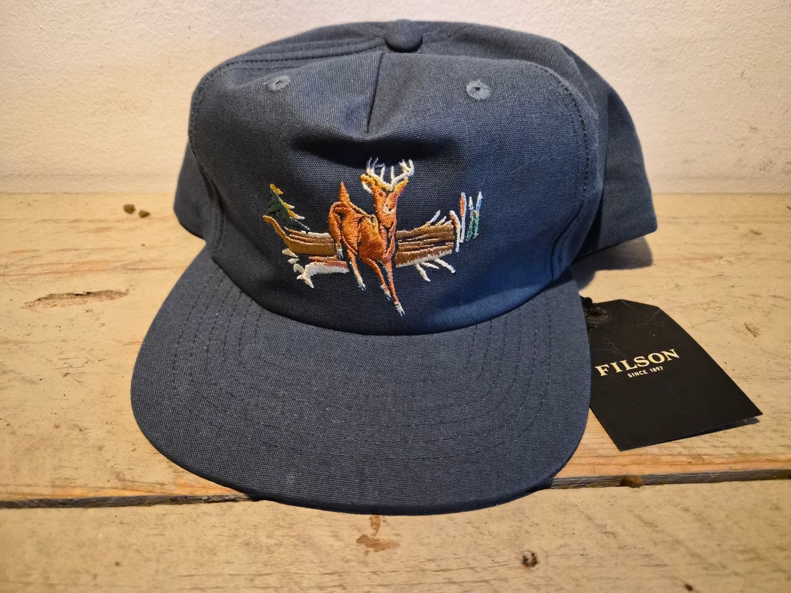 Filson Pet met Hertenborduursel - Nieuw met label, Nieuw, Pet, Filson, One size fits all