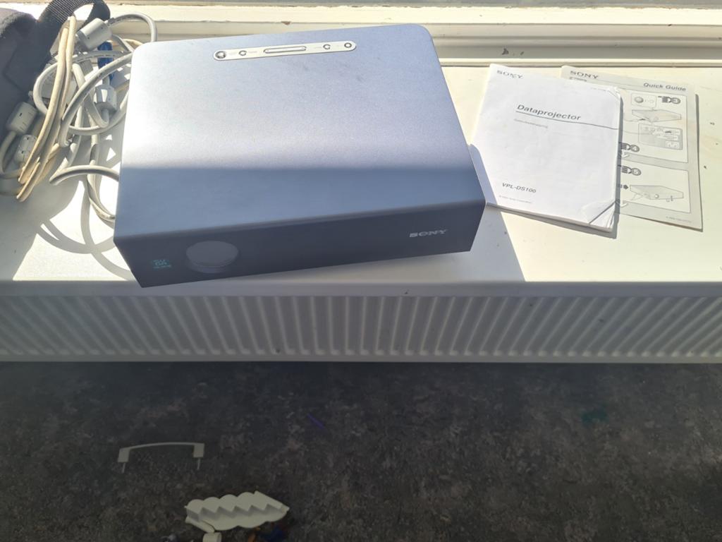 Sony VPL-DS100 Dataprojector - Compact en compleet, Overige technologieën, Ophalen of Verzenden, Zo goed als nieuw, Sony
