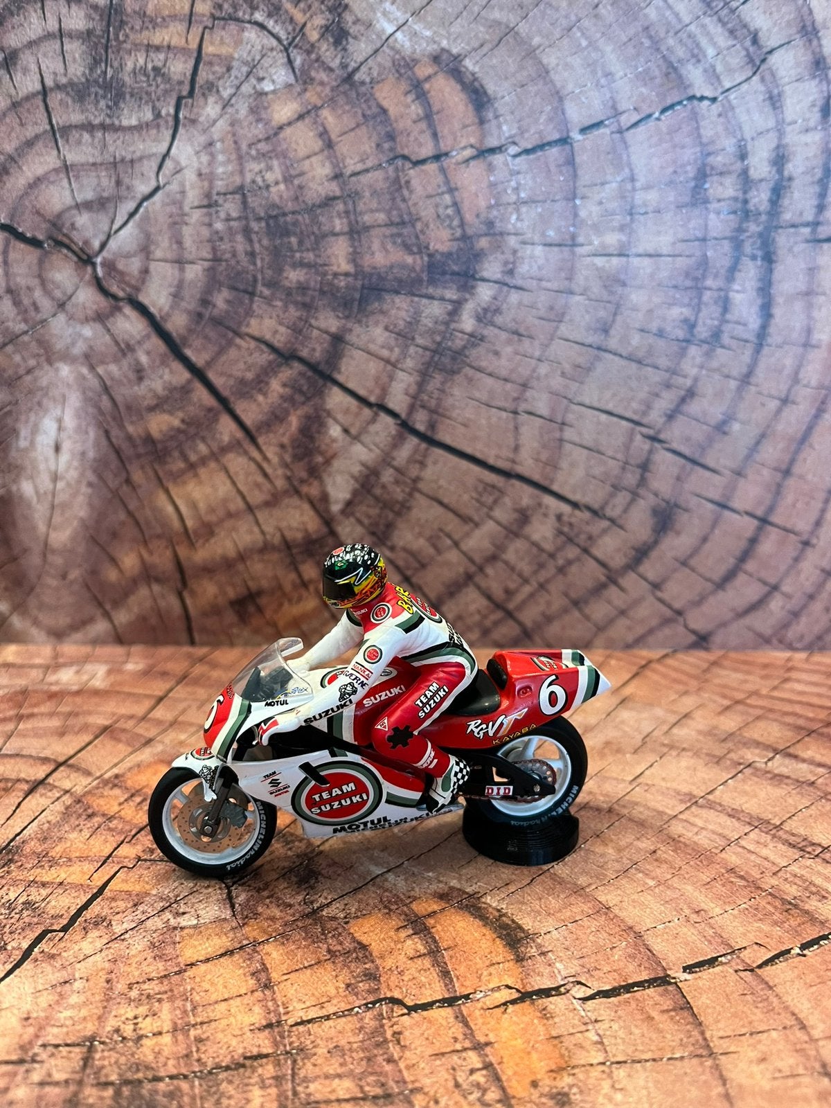 Alex Barros ONYX 1:24 Lucky Strike Suzuki, Ophalen of Verzenden, Zo goed als nieuw, Overige merken