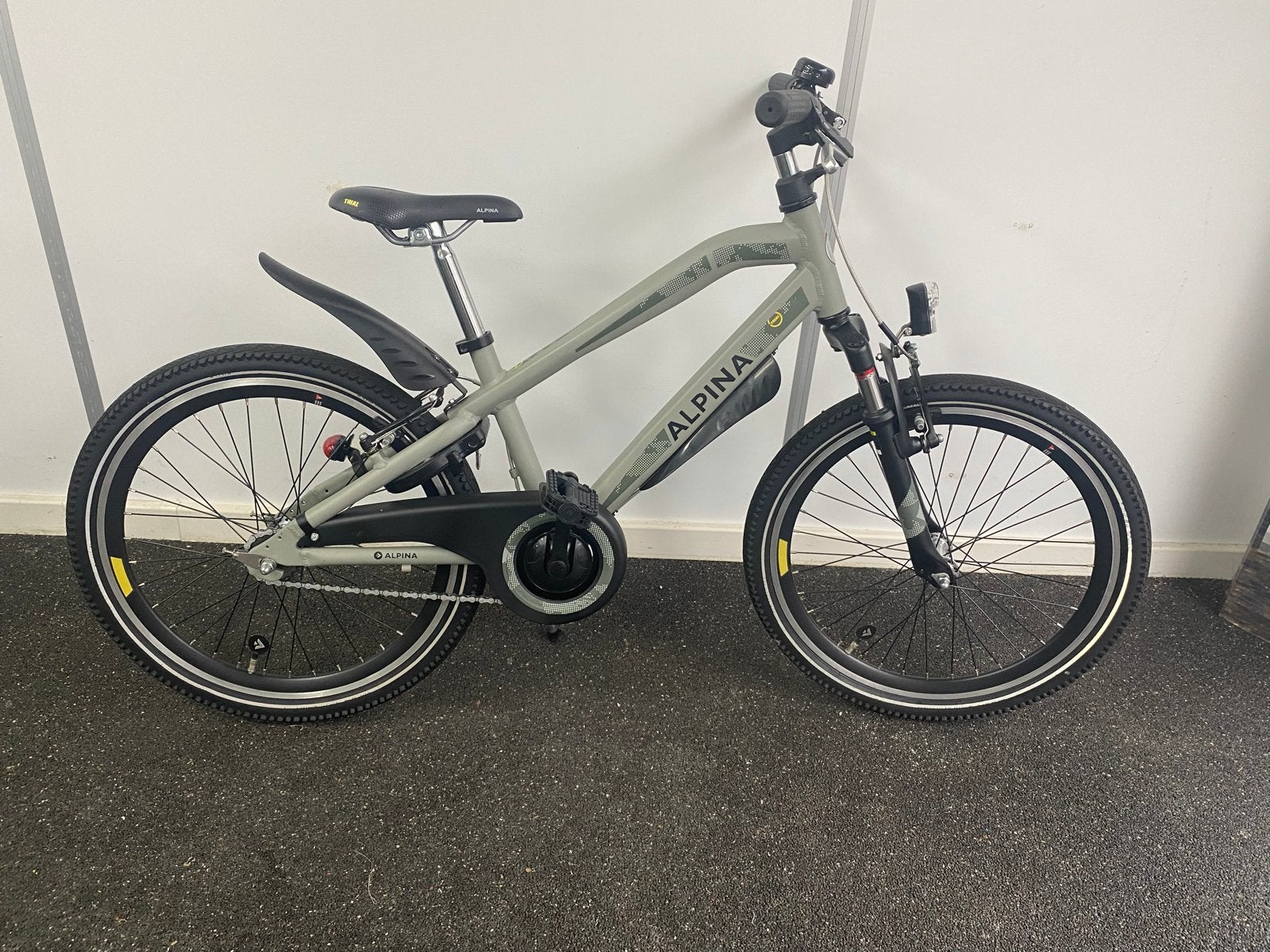 Alpina trial fiets - 22 inch Nieuw!, Fietsen en Brommers, Fietsen | Jongens, Ophalen, Terugtraprem, 22 inch, Nieuw