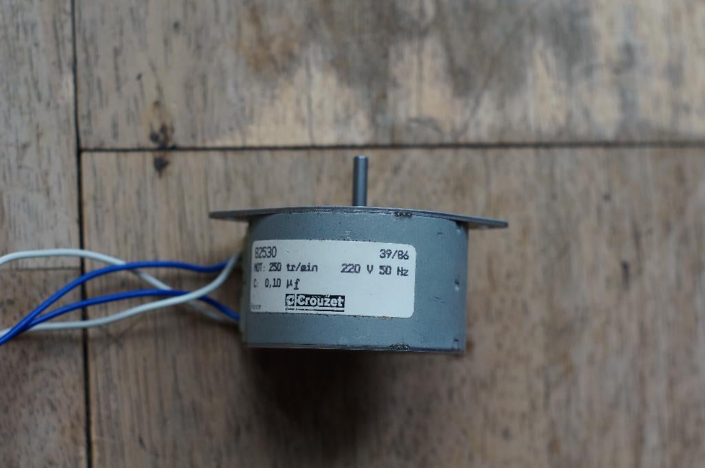 modelbouw motor  crouzet B2530  nieuw  220 volt 10 st, On, Groter dan 1:32, Nieuw, Ophalen of Verzenden