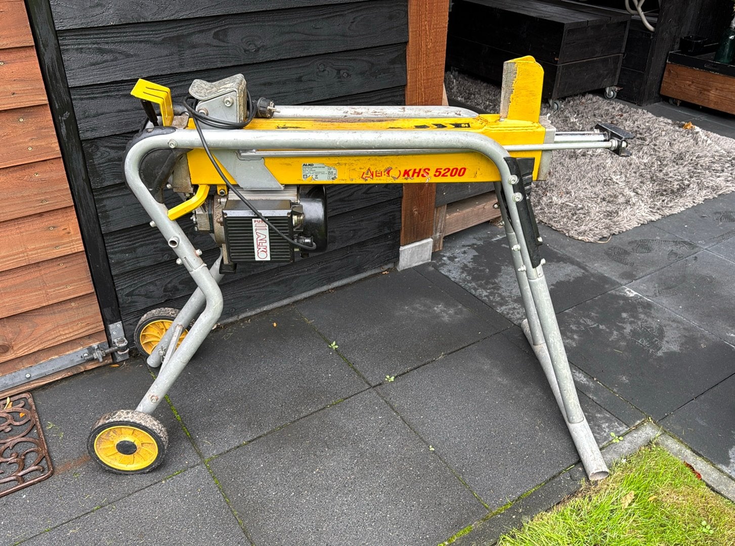 Liggende Alko houtklover, kloofmachine, klover 5 ton, Tuin en Terras, Ophalen, Zo goed als nieuw, Elektrisch, Liggend