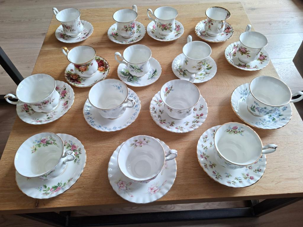 15 Bone China Royal AlbertKop en Schotels (7 heren, 8 dames), Ophalen of Verzenden