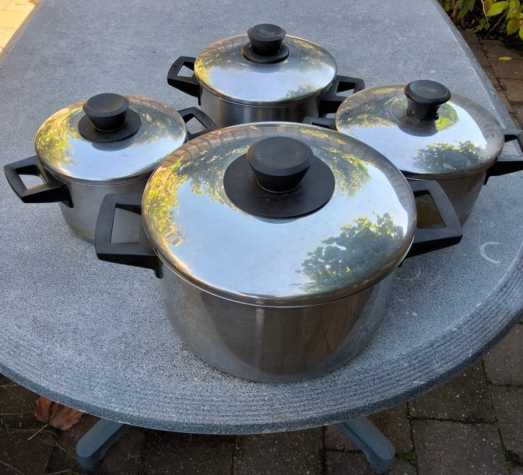 4 pannen voor gasfornuis, Gebruikt, Krasbestendig, Pannenset, Ophalen of Verzenden