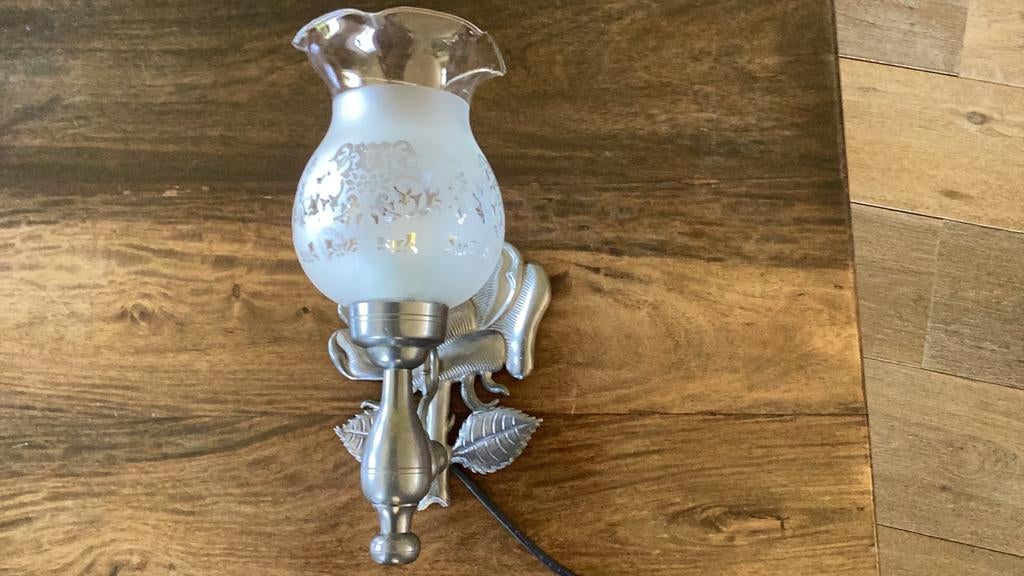 Mooie tinnen wand schemerlamp, Huis en Inrichting, Lampen | Wandlampen, Ophalen of Verzenden, Zo goed als nieuw