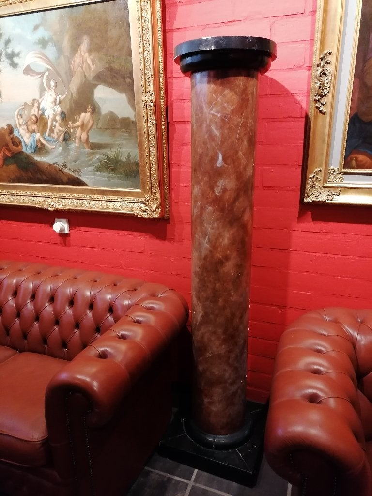 paar grote oude gemarmerde kolommen, Ophalen