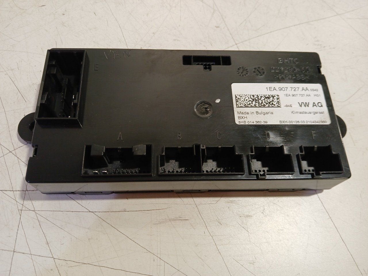 Computer kachel Skoda Enyaq, Onderdelen@venauto.nl, Van der Ven Autorecycling B.V., Gebruikt, Ettenseweg 76, 4706 PB Roosendaal, The Netherlands