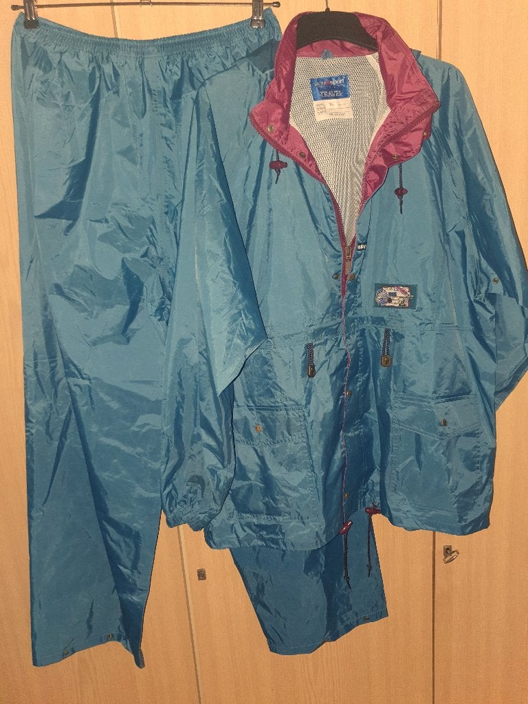 Regenpak XL AGU Sport Holland type:Travel groen met capuchon, Ophalen of Verzenden, Zo goed als nieuw, Regenpak, Heren