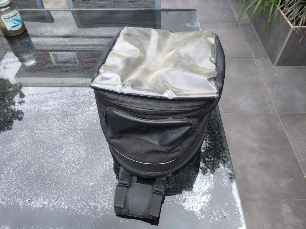 Tanktas bmw R1200R, Ophalen