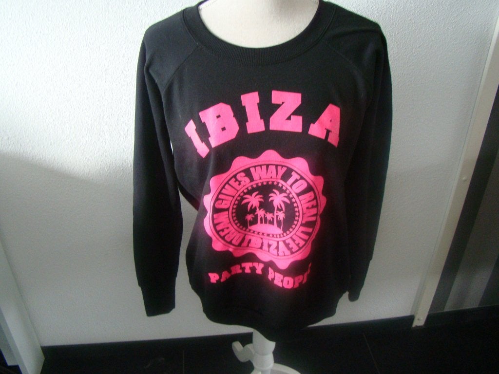 Zwarte IBIZA sweater met roze print / maat M, Kleding | Dames, Maat 38/40 (M), Zwart, Ophalen of Verzenden, Onbekend