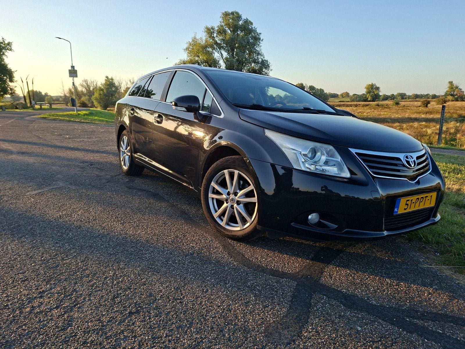 Toyota Avensis 1.8 Vvt-i Wagon 2011 Zwart, Auto's, Toyota, 15 km/l, Avensis, 4 cilinders, Zwart