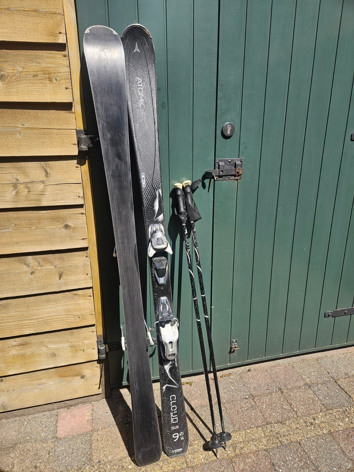 Atomic Cloud 9 ski's met bijpassende stokken, Ophalen, 160 tot 180 cm, Gebruikt, Atomic